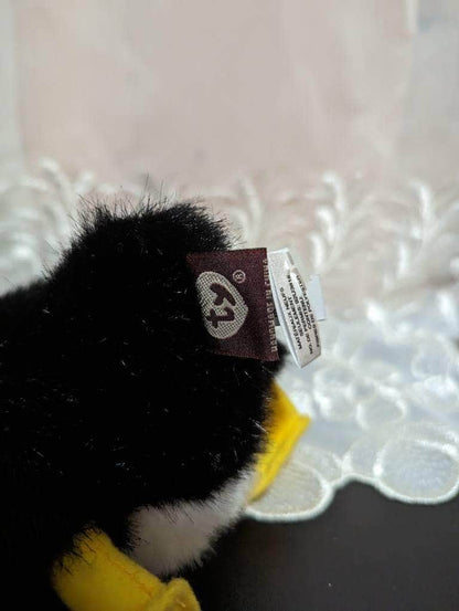 Ty Attic Treasure Collection - Waddlesworth The Penguin With Scarf And Hat (7in) - Vintage Beanies Canada