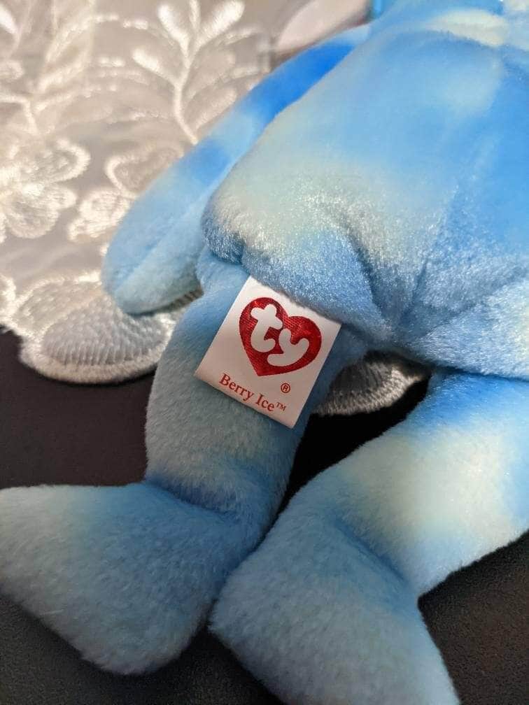 Ty Beanie Baby - Berry Ice The Blue Ice Bear (8.5 in) - Vintage Beanies Canada