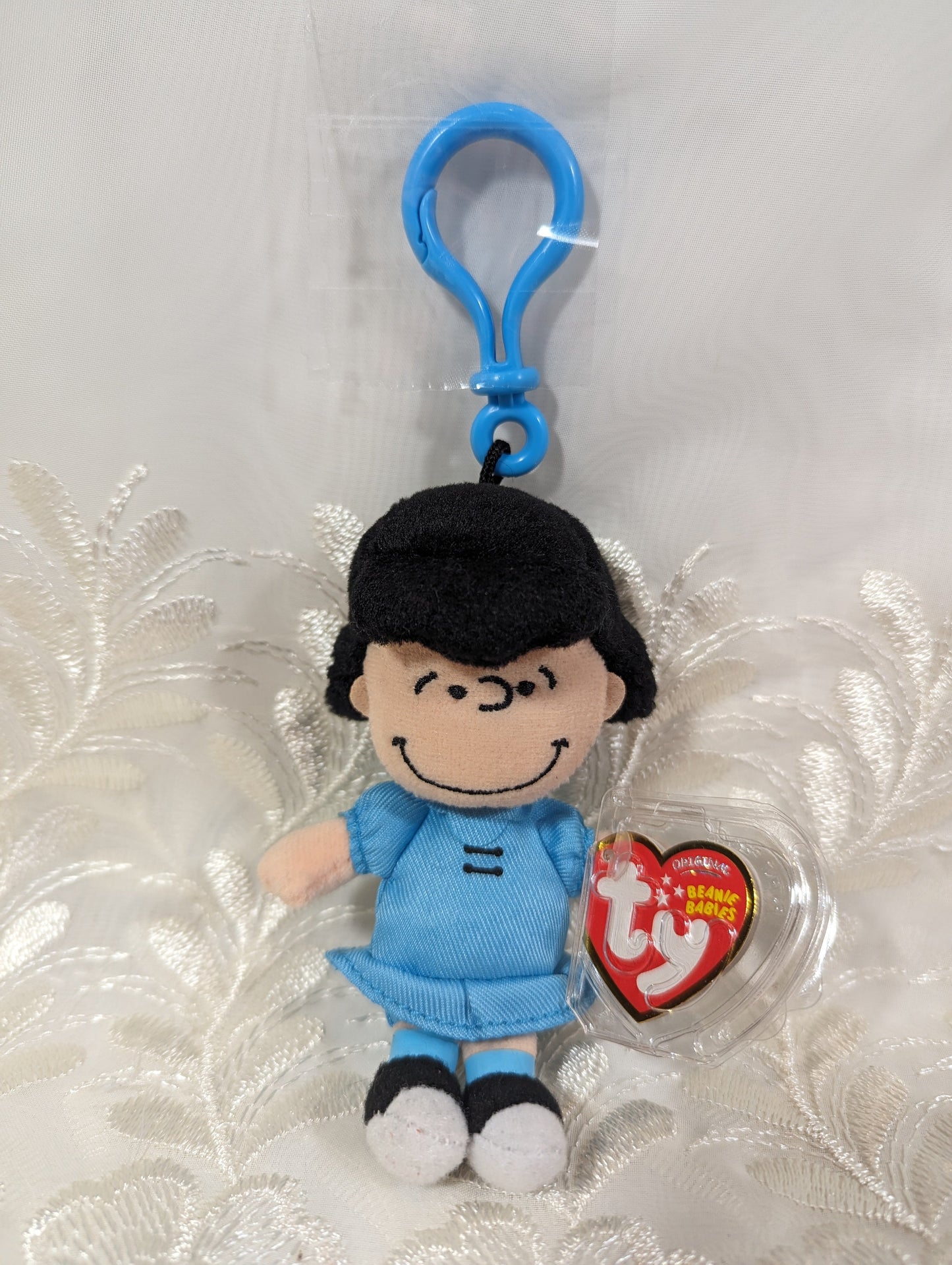 Ty Beanie Baby clip - Lucy from the Peanuts Comic (4.5in) - Vintage Beanies Canada