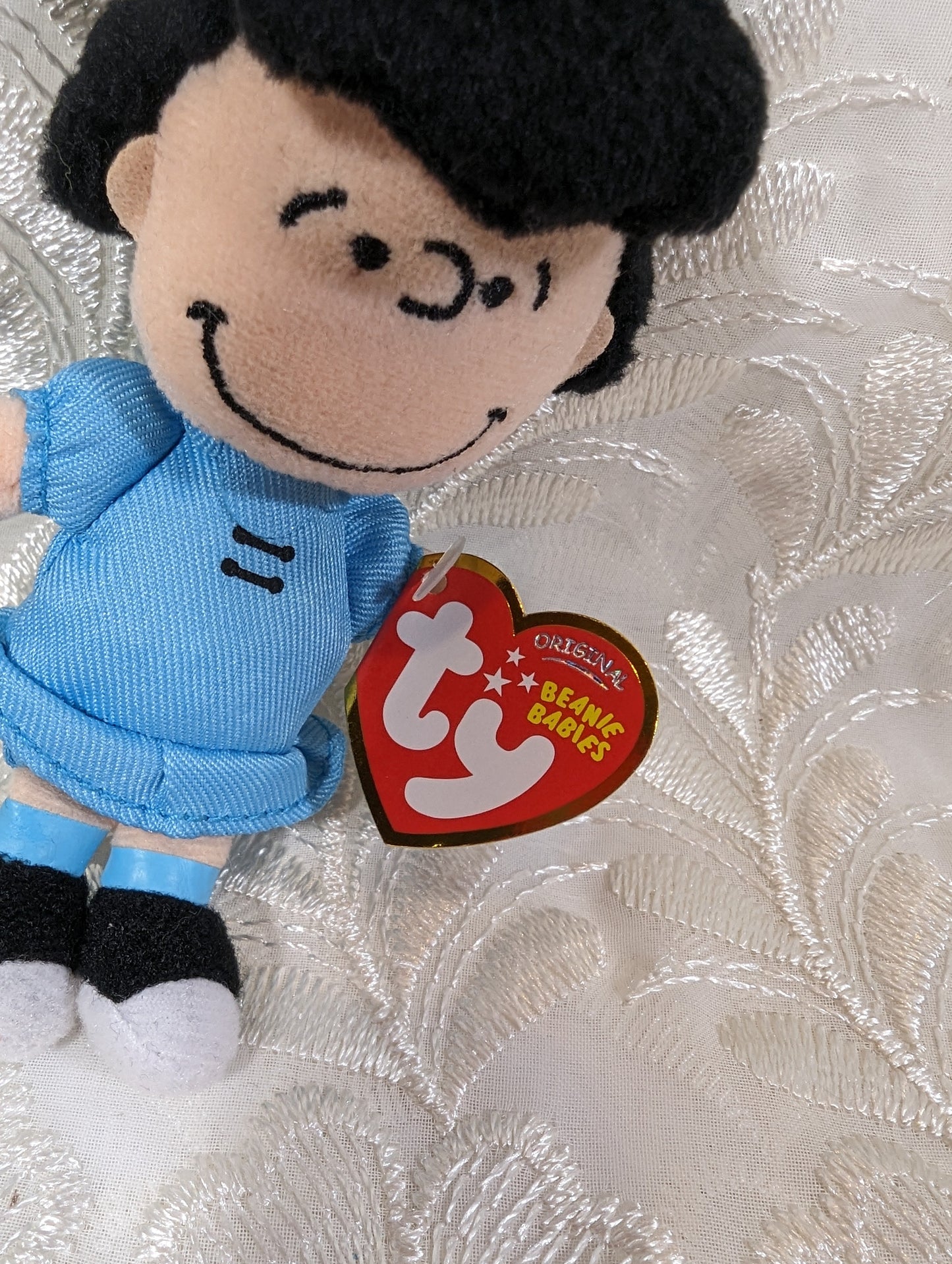 Ty Beanie Baby clip - Lucy from the Peanuts Comic (4.5in) - Vintage Beanies Canada