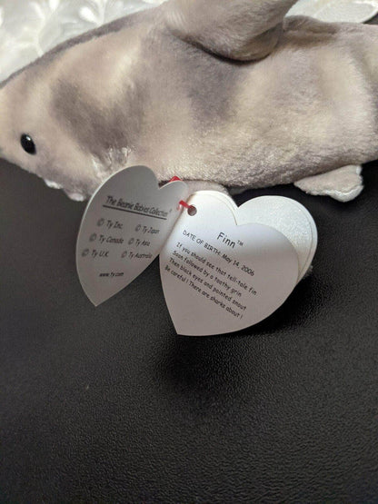 Ty Beanie Baby - Finn The Gray Shark (9in) - Vintage Beanies Canada