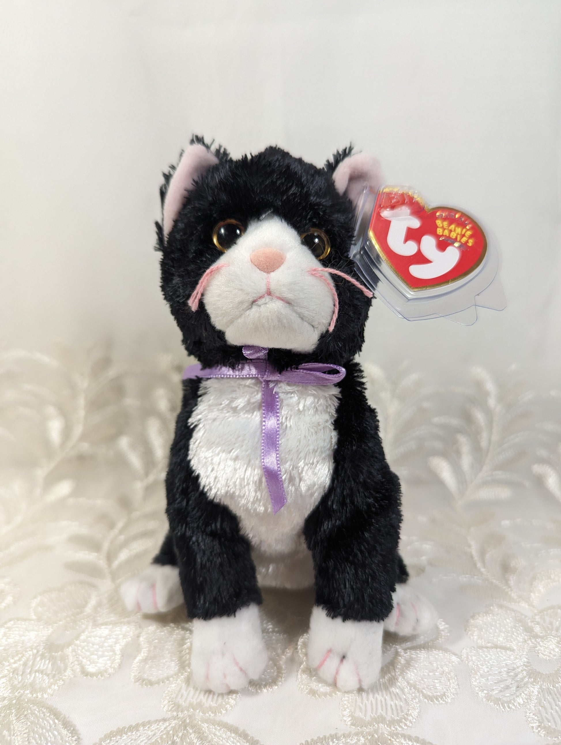 Ty Beanie Baby - Fussy The Black And White Cat - Near Mint (8in) - Vintage Beanies Canada