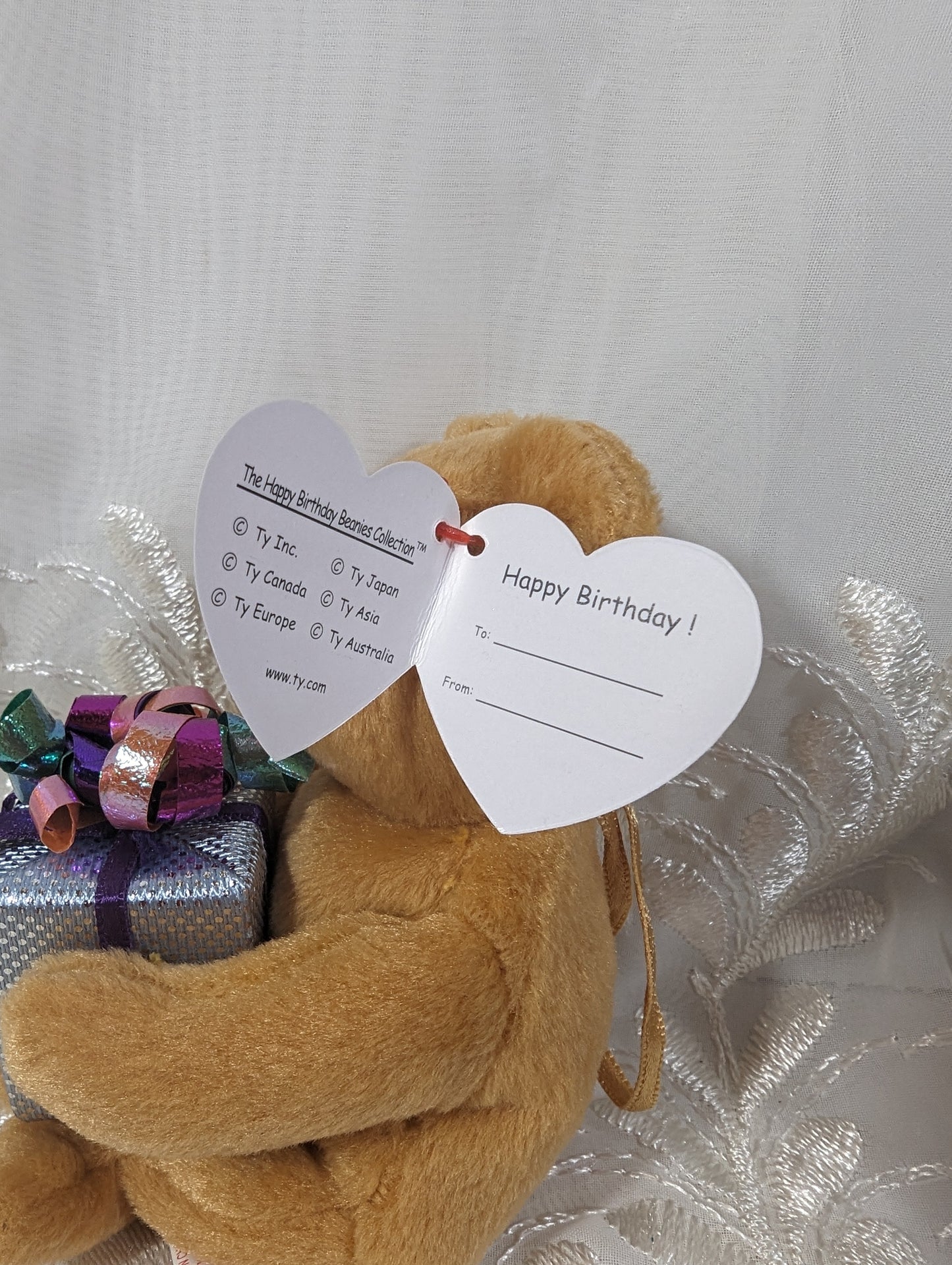 Ty Beanie Baby - Happy Birthday The Bear With Gift (5in) *Tiny* - Vintage Beanies Canada