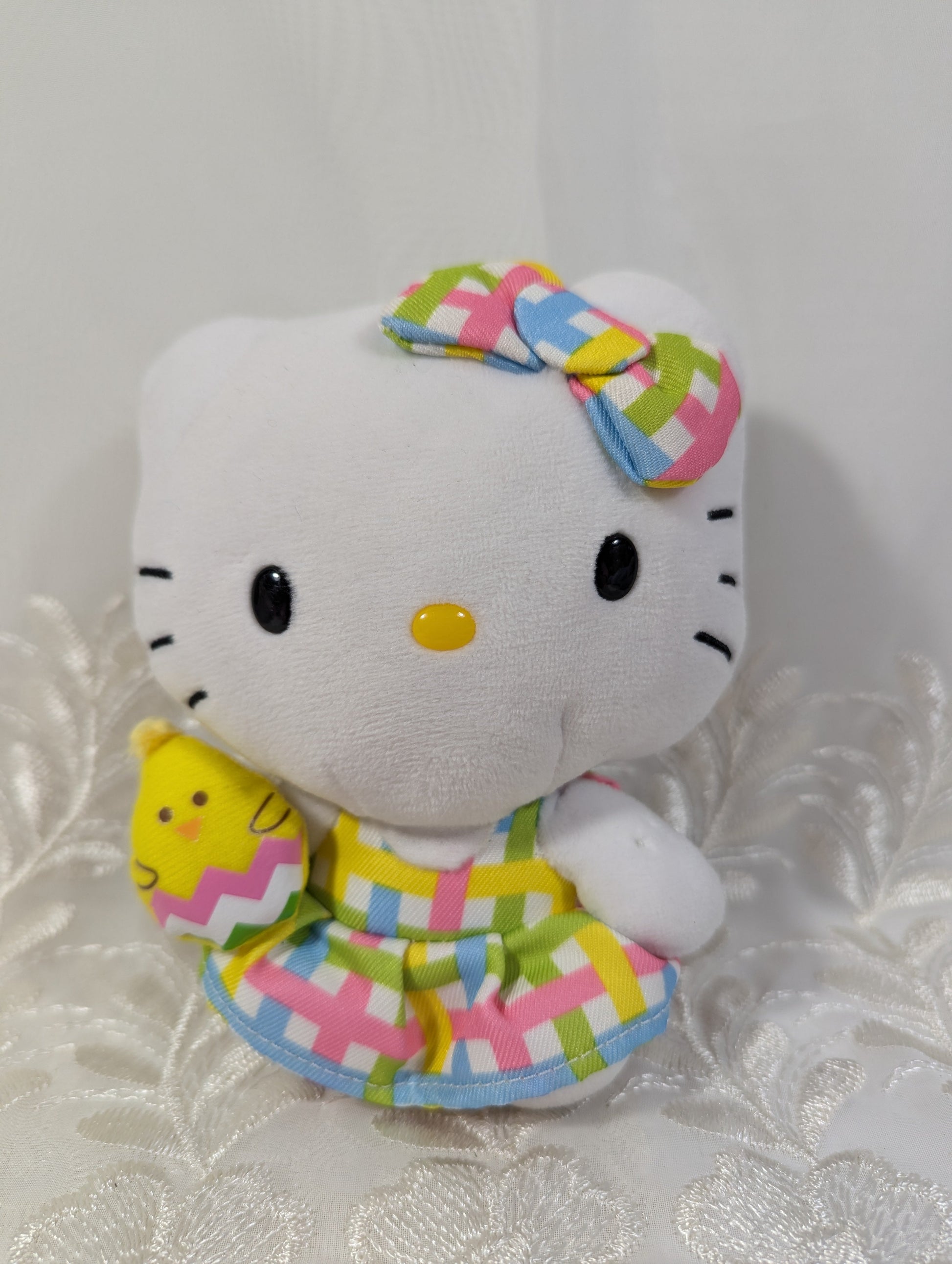 Ty Beanie Baby - Hello Kitty Holding a Chick (6 In) No Tag - Vintage Beanies Canada