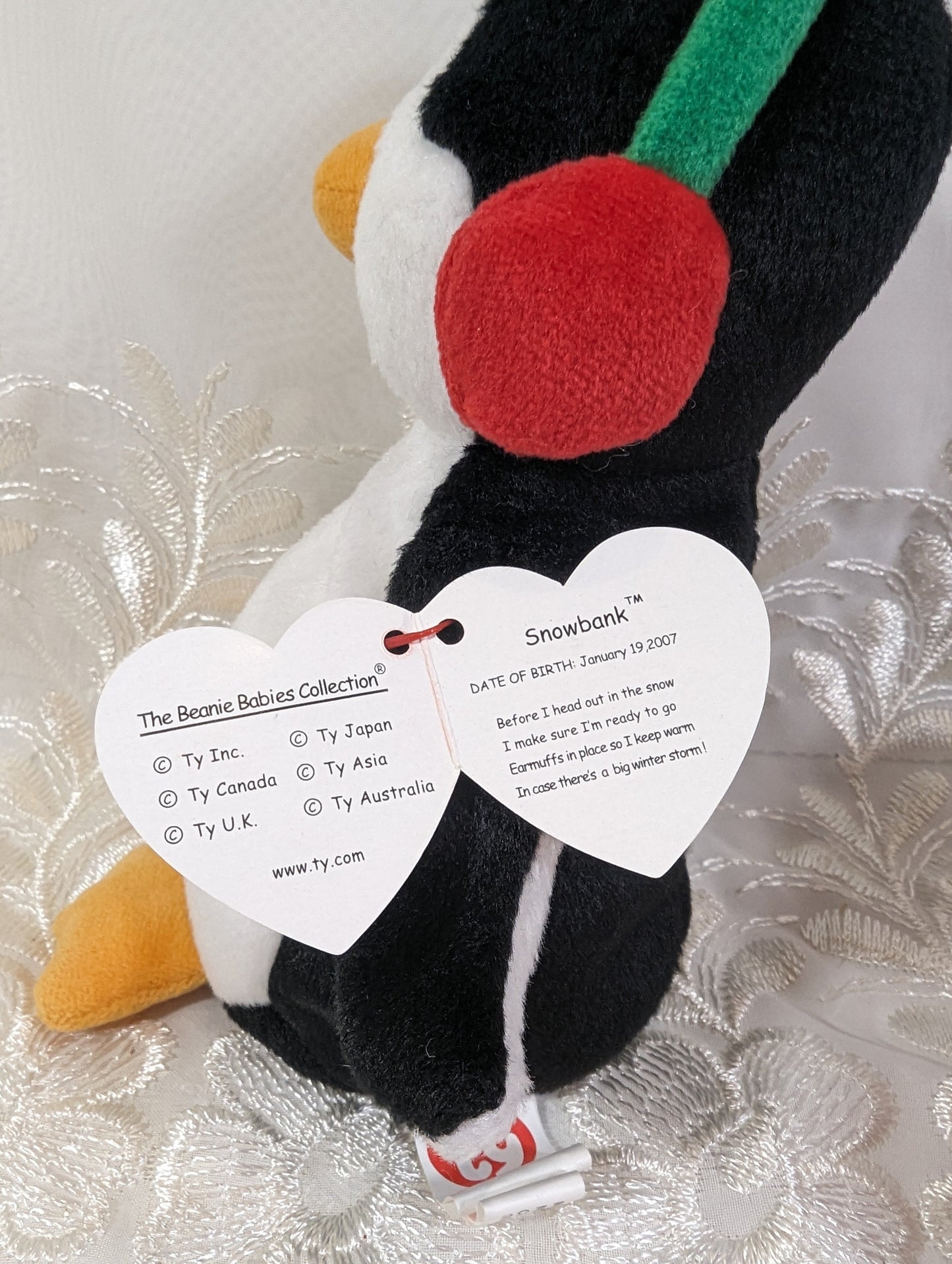 Ty Beanie Baby - Snowbank the penguin (6in) - Vintage Beanies Canada