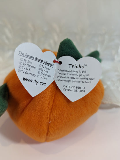 Ty Beanie Baby - Tricks The Halloween Pumpkin (5.5in) Creased Tag - Vintage Beanies Canada