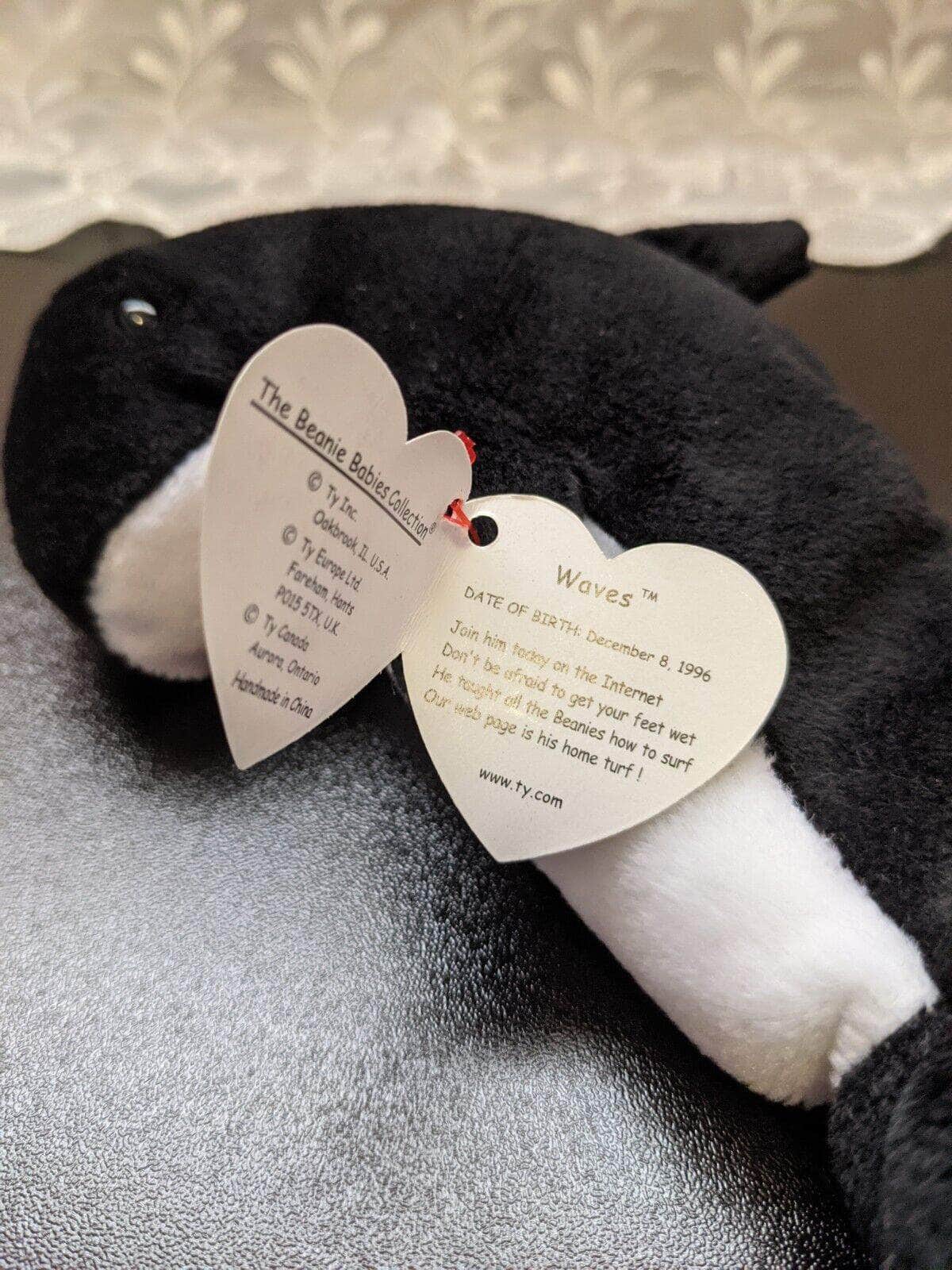Ty Beanie Baby - Waves the Orca Whale (7in) - Vintage Beanies Canada