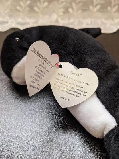 Ty Beanie Baby - Waves the Orca Whale (7in) - Vintage Beanies Canada