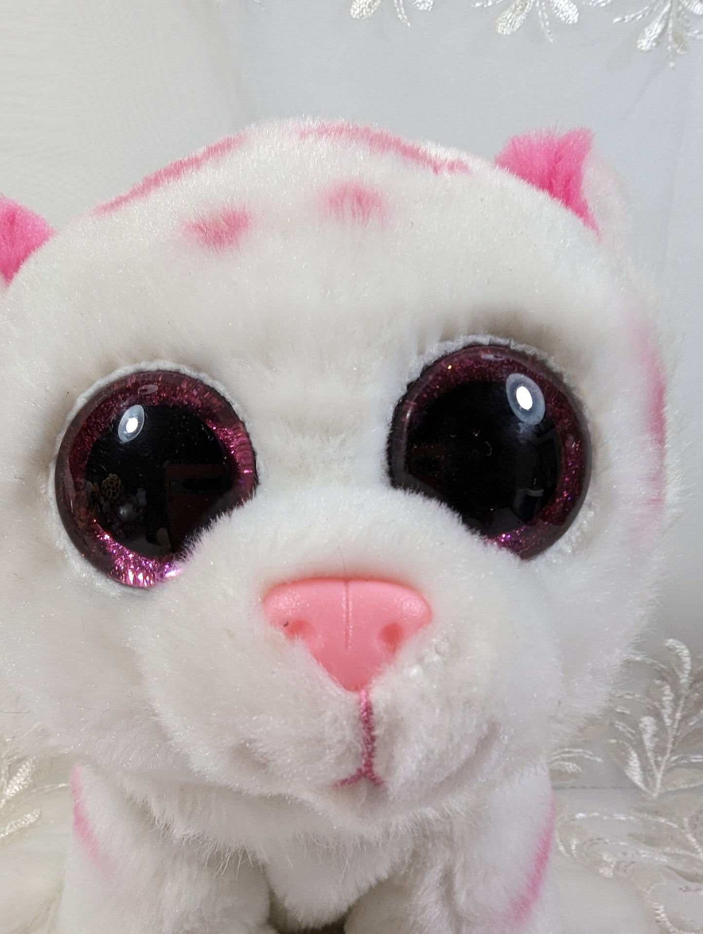 Ty Classic - Tabor the White Tiger (9.5in) no tag - Vintage Beanies Canada