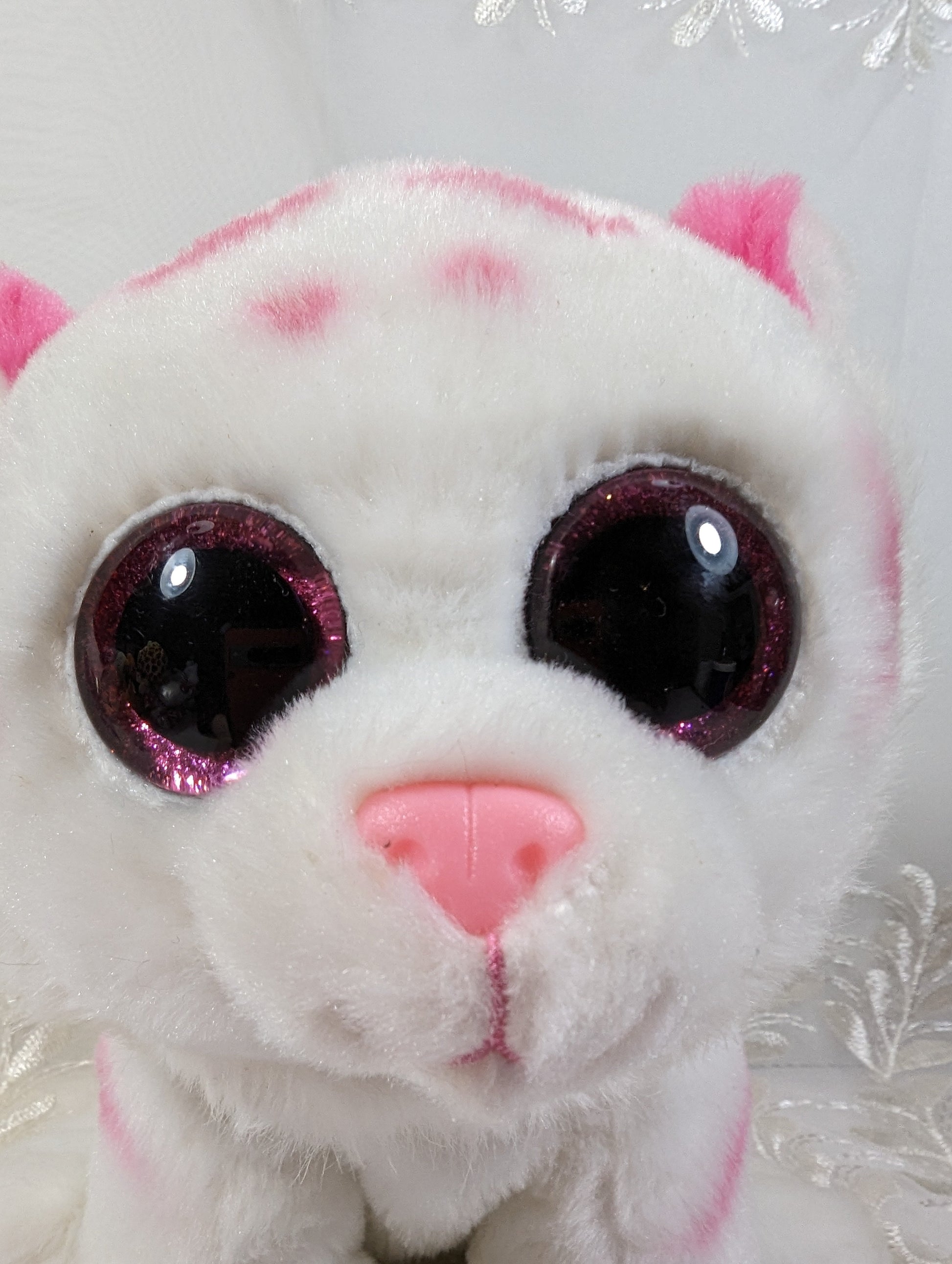 Ty Classic - Tabor the White Tiger (9.5in) no tag - Vintage Beanies Canada